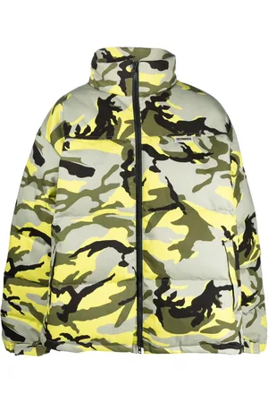 Vetements Daunenjacke mit Camouflage-Print