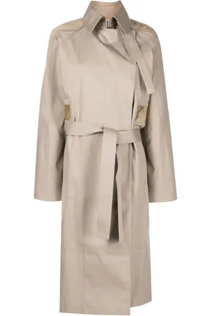 Boyarovskaya Trenchcoat im Layering-Look