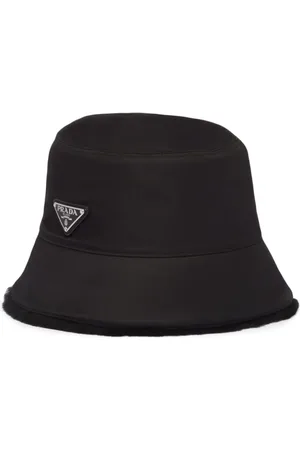 Prada Fischerhut aus Shearling mit Logo
