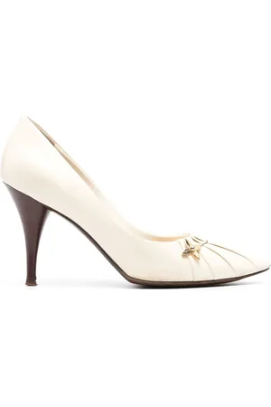 LOUIS VUITTON 2000 Pumps mit Blumen-Anhänger 80mm