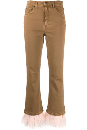 La DoubleJ Fancy Cropped-Jeans mit Federbesatz