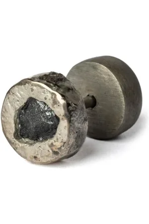 PARTS OF FOUR Ohrstecker mit einem kleinen Diamanten