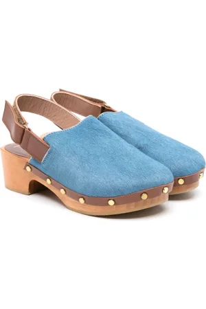 Eli1957 Clogs aus Pelz mit Nietendetail