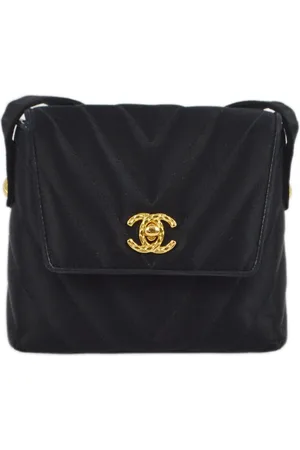 CHANEL 1995 Schultertasche mit CC-Drehverschluss