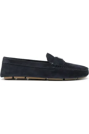 Prada Wildleder-Loafer mit emailliertem Triangel-Logo