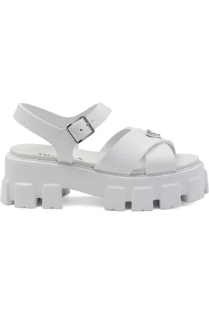 Prada Sandalen mit Triangel-Logo