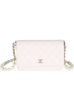 CHANEL 2021-2023 Pearl Portemonnaie mit Kettenriemen