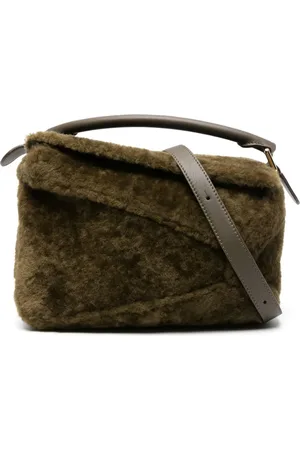 Loewe Kleine Shearling-Handtasche