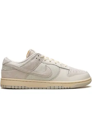 Nike Dunk Sneakers mit Schnürung