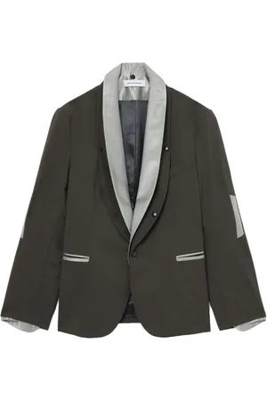 Kiko Kostadinov Orson Sakko im Layering-Look