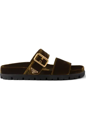 Prada Sandalen in Samtoptik mit Schnallen