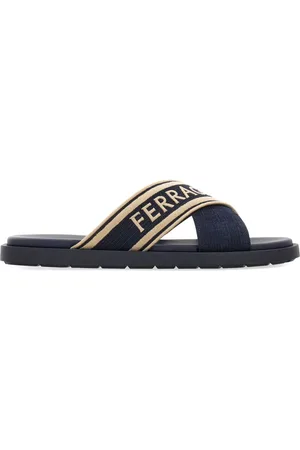 Salvatore Ferragamo Sandalen mit überkreuzten Riemen