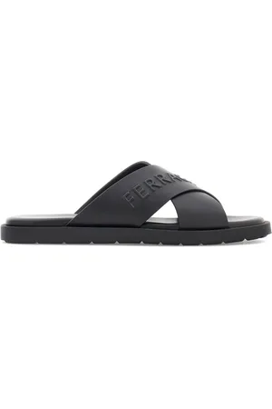 Salvatore Ferragamo Sandalen mit überkreuzten Riemen