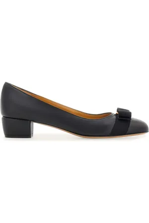 Salvatore Ferragamo Vara Pumps 30mm