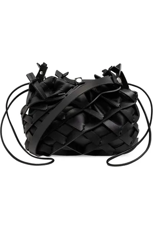 Issey Miyake Schultertasche mit Riemendetail