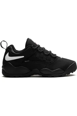 Nike X Supreme SB Darwin Low Black Sneakers