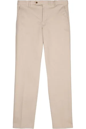 MAN ON THE BOON. Chino mit geradem Bein