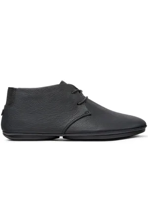 Camper Nina Stiefel mit asymmetrischer Kappe