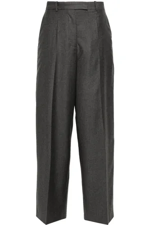 Rohe Hose mit weitem Bein