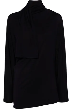 Issey Miyake T-Shirt mit asymmetrischem Ausschnitt