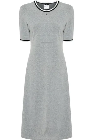 CHANEL Kleid mit kurzen Ärmeln