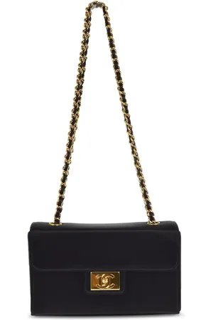 CHANEL 2002 Schultertasche mit CC Lock