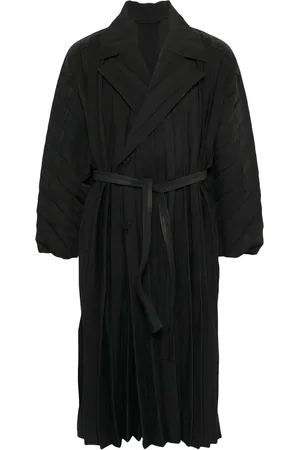 Issey Miyake Edge Mantel