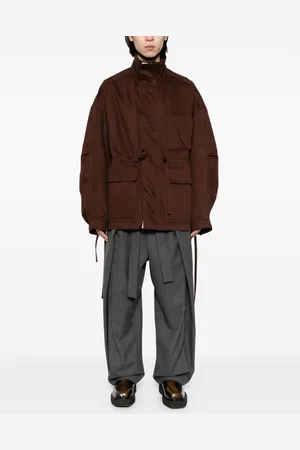 Mordecai Jacke im Military-Look