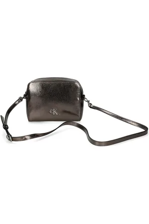 Calvin Klein Umhängetasche in Metallic-Optik