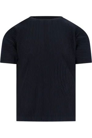 Issey Miyake Geripptes T-Shirt