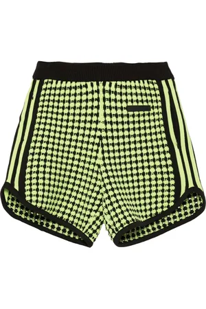 adidas Shorts mit Hahnentrittmuster