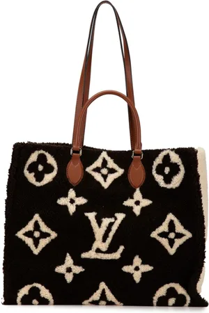 LOUIS VUITTON 2019 Monogram Giant Shearling Teddy Onthego GM Tote Bag