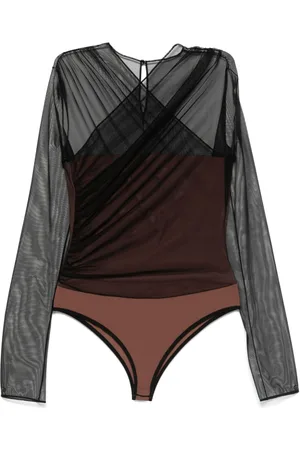 Nensi Dojaka Body in Netzoptik