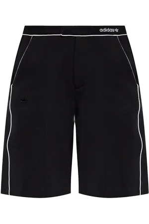 adidas Shorts mit Kontrastdetails