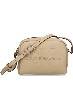 Calvin Klein Umhängetasche mit gerpägtem Logo