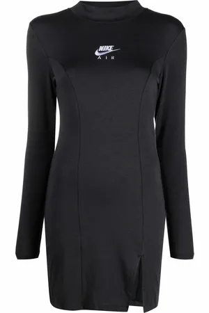 Nike Pulloverkleid mit Swoosh-Stickerei