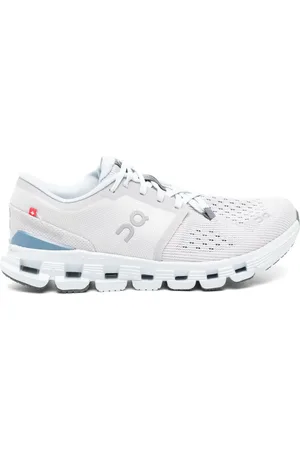 On Running Sneakers mit Schnürung