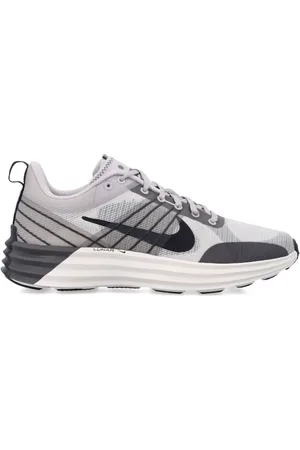 Nike Lunar Roam Sneakers