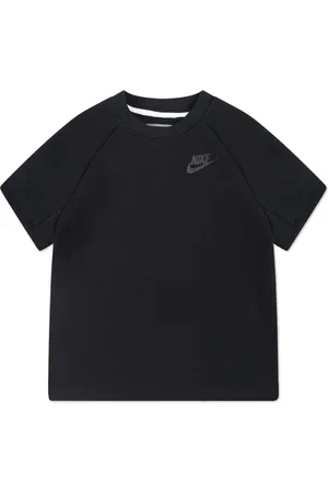 Nike Set aus T-Shirt und Shorts