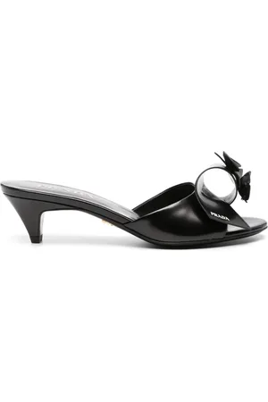 Prada Mules mit Blumenapplikation