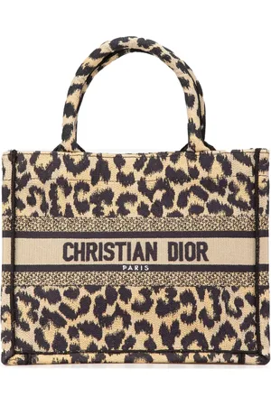 Dior 2022 kleine Mizza Leopard Book Tote Bag aus Canvas mit Stickerei