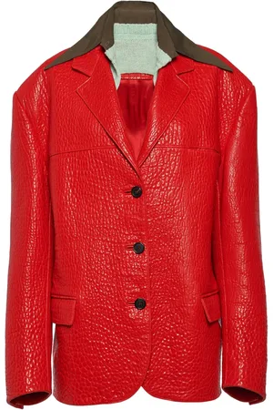 Prada Blazer im Layering-Look