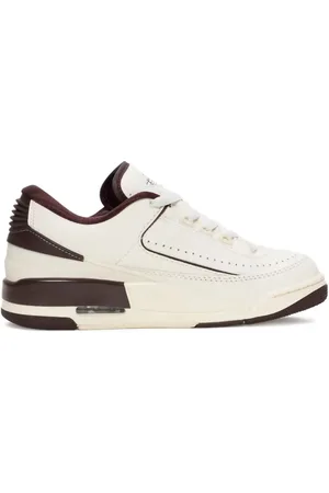 Jordan 2/3 Earth Sneakers