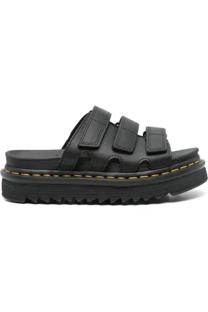 Dr. Martens Sandalen mit Plateau