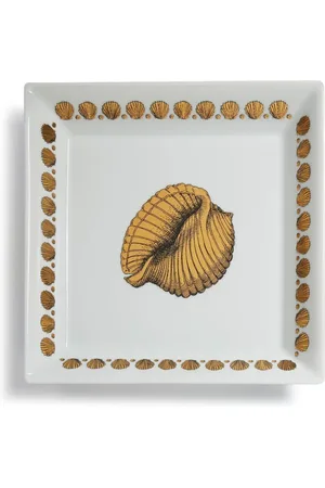 FORNASETTI Eckiger Giro di Conchiglie Teller