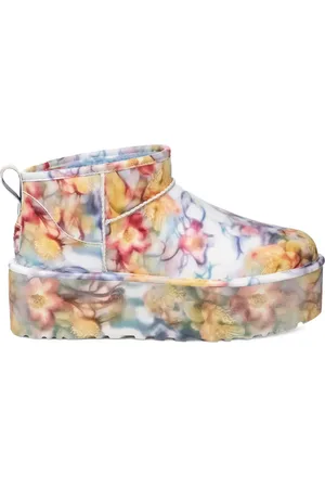 UGG X Collina Strada Ultra Mini Stiefeletten