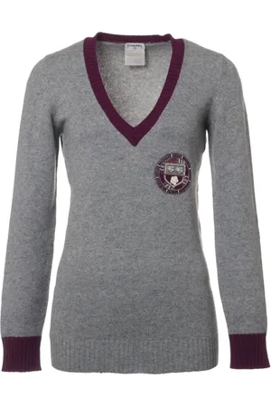 CHANEL Pullover mit Wappendetail
