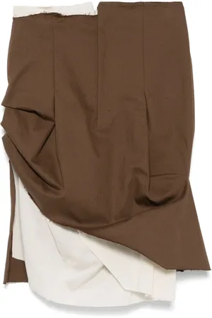 Elena Velez Asymmetrischer Rock