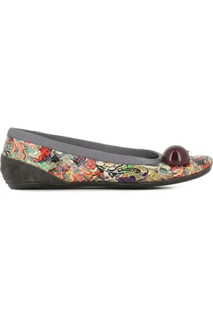 DOVE NUOTANO GLI SQUALI Becky Ballerinas