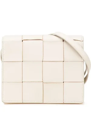 Bottega Veneta 2021-2024 mini Maxi Intrecciato Cassette Umhängetasche aus Lammleder